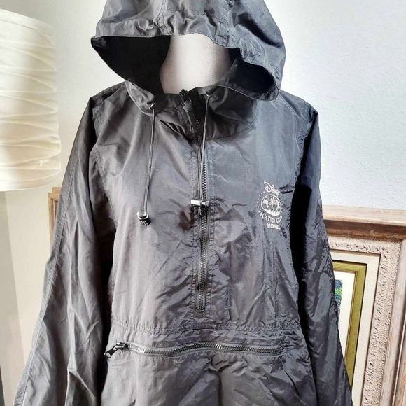 Embroidered Disney Vacation Club(DVC) Member Rain Jacket .(Unisex) Used. Size L - Picture 1 of 13